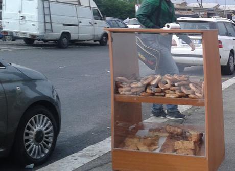 Metro Rebibbia, l'amore corrisposto degli addetti RomaTpl per i loro
smartphone e altre storie non meno edificanti