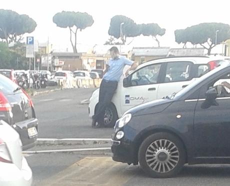 Metro Rebibbia, l'amore corrisposto degli addetti RomaTpl per i loro
smartphone e altre storie non meno edificanti