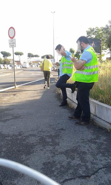 Metro Rebibbia, l'amore corrisposto degli addetti RomaTpl per i loro
smartphone e altre storie non meno edificanti