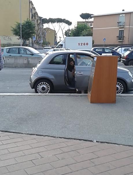 Metro Rebibbia, l'amore corrisposto degli addetti RomaTpl per i loro
smartphone e altre storie non meno edificanti