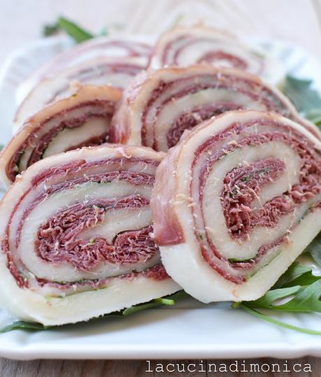 rotolo di mozzarella,bresaola e rucola