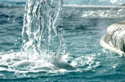 Acqua a singhiozzo a Lecce