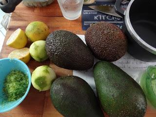 Sorbetto di avocado e confettura di fragole