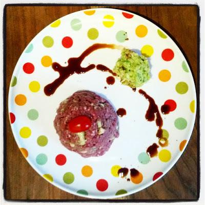 Tartare di avocado e manzo con aceto balsamico