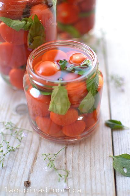 pomodorini profumati alle erbe