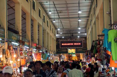 Mahamuni Paya_mandalay_birmania_viaggiandovaldi