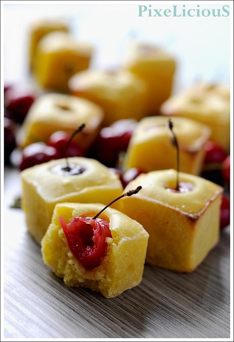 Quadrotti al Limone con Ciliegie e Cioccolato Bianco