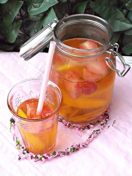 Detox water #9: Mango e fragole