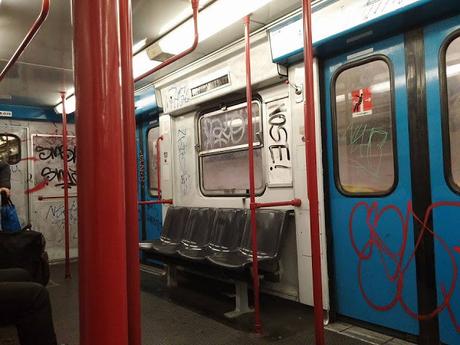 Non sono di Roma e queste cose che a voi sembran normali, mi appaiono come assurde. Percorso in 40 foto