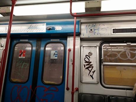 Non sono di Roma e queste cose che a voi sembran normali, mi appaiono come assurde. Percorso in 40 foto