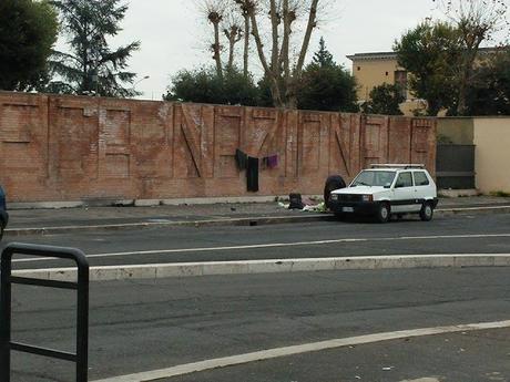 Non sono di Roma e queste cose che a voi sembran normali, mi appaiono come assurde. Percorso in 40 foto