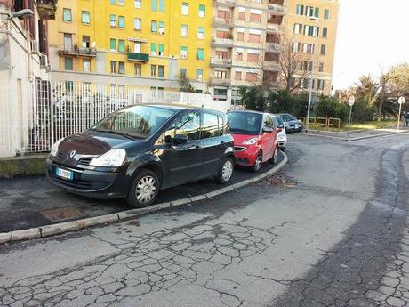 Non sono di Roma e queste cose che a voi sembran normali, mi appaiono come assurde. Percorso in 40 foto