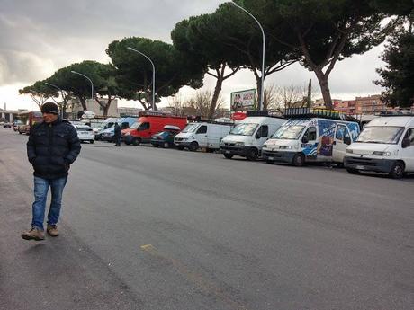 Non sono di Roma e queste cose che a voi sembran normali, mi appaiono come assurde. Percorso in 40 foto