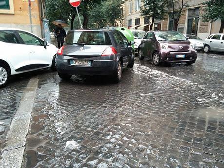 Non sono di Roma e queste cose che a voi sembran normali, mi appaiono come assurde. Percorso in 40 foto