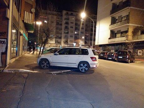 Non sono di Roma e queste cose che a voi sembran normali, mi appaiono come assurde. Percorso in 40 foto