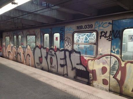 Non sono di Roma e queste cose che a voi sembran normali, mi appaiono come assurde. Percorso in 40 foto