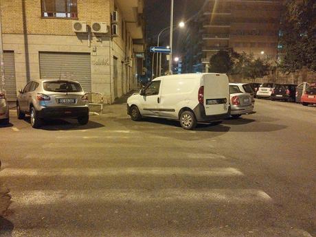 Non sono di Roma e queste cose che a voi sembran normali, mi appaiono come assurde. Percorso in 40 foto