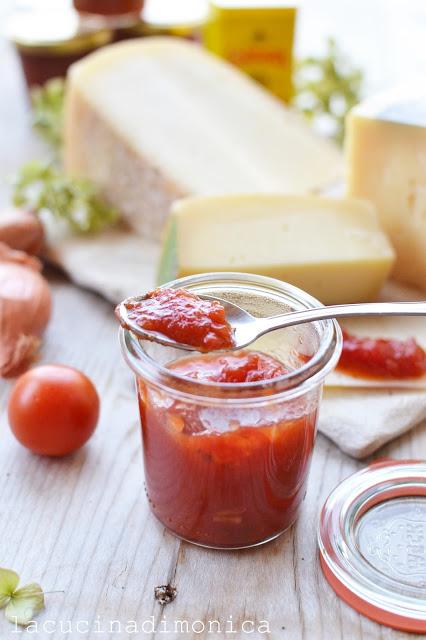 confettura di pomodori e mele in agrodolce