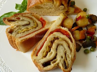 Corona di pane al latte con lievito madre, zucchine, melanzane e peperoni