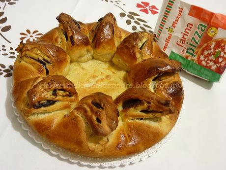 Corona di pane al latte con lievito madre, zucchine, melanzane e peperoni