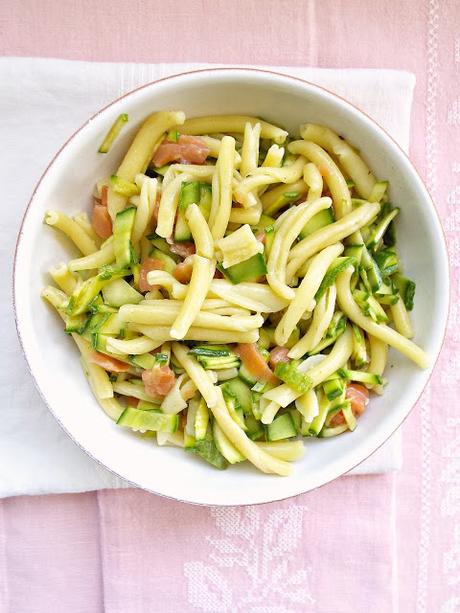 Is Maccarronis de Busa con zucchine in salamoia e salmone affumicato