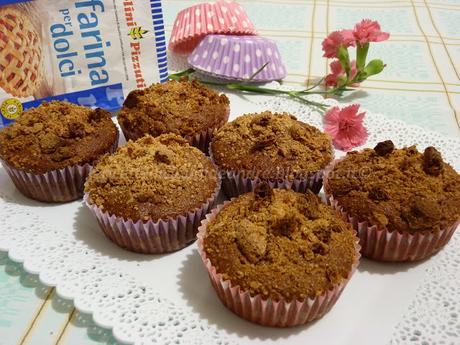 Muffin allo yogurt, cacao e amaretti