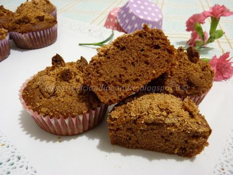 Muffin allo yogurt, cacao e amaretti