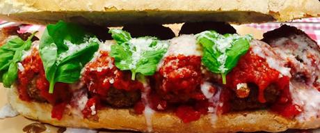 7 Ristoranti fuori dal comune da non perdere a Napoli