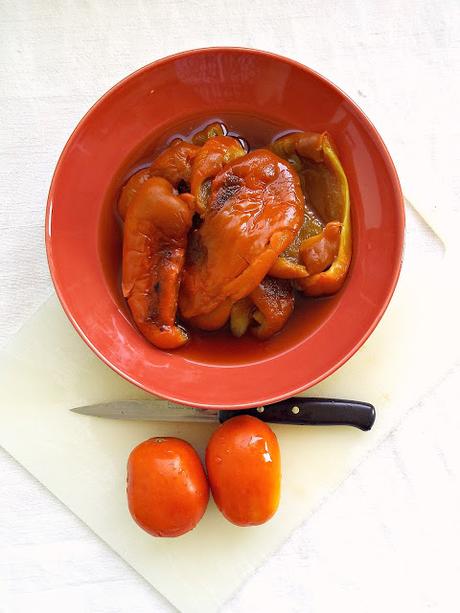 Gazpacho di peperoni e granella di nocciole