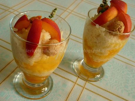 Bicchierini con riso al latte e composta di albicocche