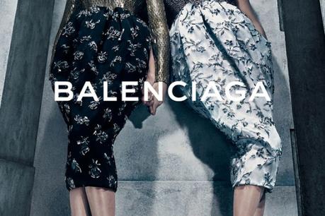 Balenciaga presenta la campagna autunno inverno 2015-16 con Kate Moss e Lara Stone