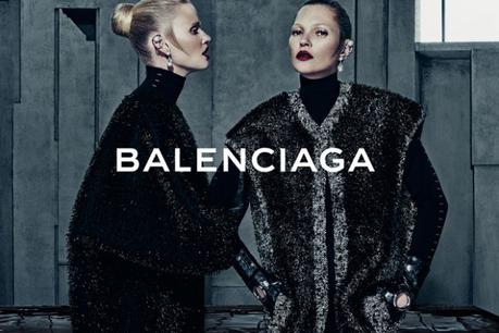 Balenciaga presenta la campagna autunno inverno 2015-16 con Kate Moss e Lara Stone