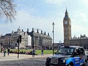 Londra passeggiata lungo Tamigi.