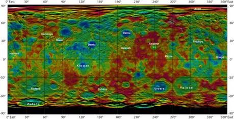 Questa mappa in falsi colori realizzata sulla base dei dati della sonda Dawn della NASA mostra la topografia della superficie del pianeta nano Cerere. Sono indicati i nomi approvati dall'Unione Astronomica Internazionale. Crediti: NASA/JPL-Caltech/UCLA/MPS/DLR/IDA