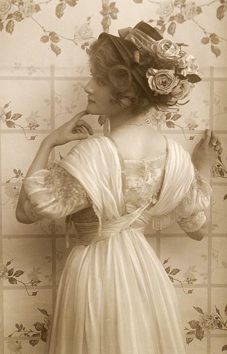 Miss Lily Elsie, the first Franz Lehár's 'Merry Widow'.