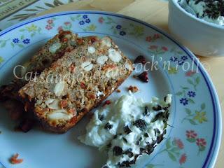 Polpettone libanese di quinoa e lenticchie, con salsa tzatziki