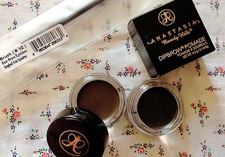 Anastasia Beverly Hills Dipbrow Pomade + Brush#12