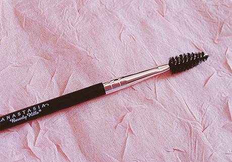 Anastasia Beverly Hills Dipbrow Pomade + Brush#12