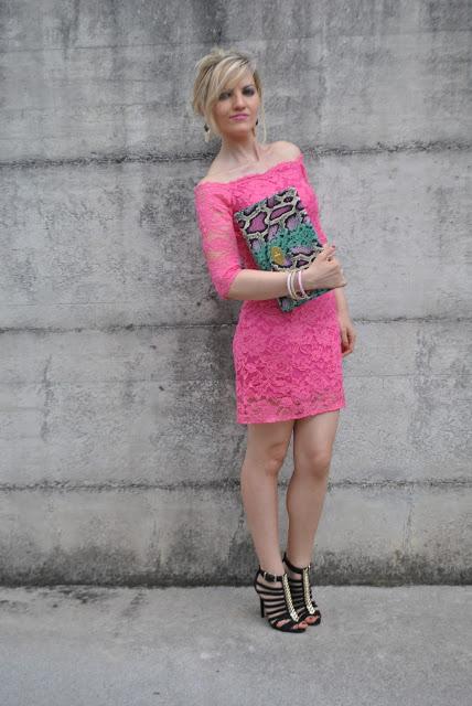 outfit fucsia come abbinare il fucsia outfit abito fucsia outfit vestito fucsia abiti estate 2015 outfit 29 luglio 2015 outfit estivi donna outfit estate 2015  summer outfits how to wear fucsia how to combine fucsia mariafelicia magno fashion blogger  color block by felym summer outfits  lace dresses 