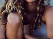 Sulle disgrazie femminili caldo: capelli crespi, pelle lucida peli superflui