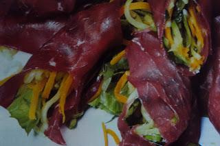 Fagottini di brasaola con verdure