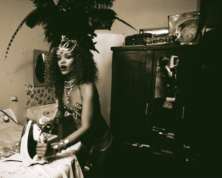 rihanna-bikini-barbados-12