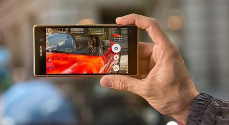 Sony Xperia M5: un telefono “super mid-range” con autofocus ibrido da 0,25 secondi