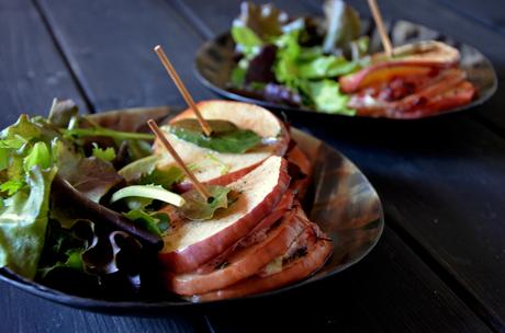 Spiedini di mele e prosciutto di Praga