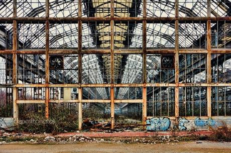 fabbrica abbandonata