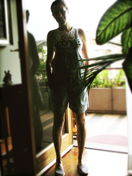 OOTD: Overall and ruffled top