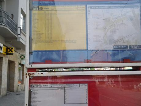 Morire di invidia per trasporti e qualità urbana perfino se ci aggira nella periferia di Praga. Foto e riflessioni