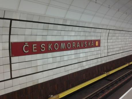 Morire di invidia per trasporti e qualità urbana perfino se ci aggira nella periferia di Praga. Foto e riflessioni