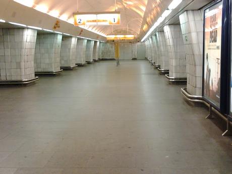 Morire di invidia per trasporti e qualità urbana perfino se ci aggira nella periferia di Praga. Foto e riflessioni