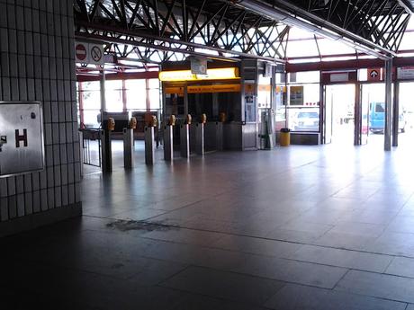 Morire di invidia per trasporti e qualità urbana perfino se ci aggira nella periferia di Praga. Foto e riflessioni